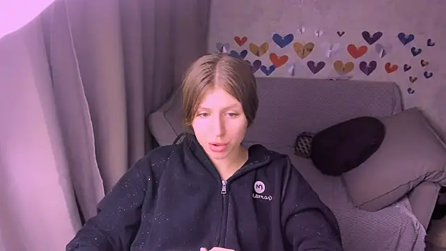 Snapshot of kirraa_ chatting on February 14, 2025, 7:02 pm kirraa  online show from February 14, 2025, 7:02 pm