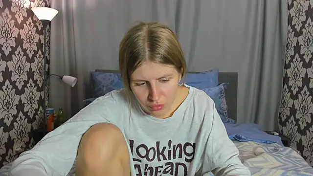 Snapshot of kirraa_ chatting on September 15, 2025, 5:13 pm kirraa  online show from September 15, 2025, 5:13 pm