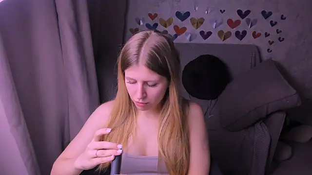 Snapshot of kirraa_ chatting on February 18, 2025, 6:47 pm kirraa  online show from February 18, 2025, 6:47 pm