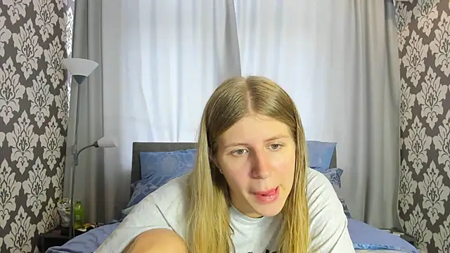 Snapshot of kirraa_ chatting on September 16, 2025, 9:54 am kirraa  online show from September 16, 2025, 9:54 am