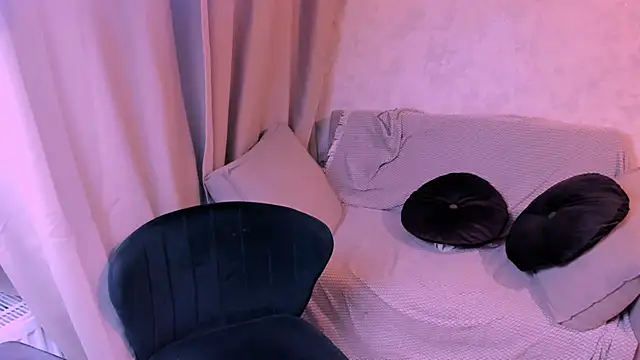 Snapshot of kirraa_ chatting on March 2, 2025, 7:19 pm kirraa  online show from March 2, 2025, 7:19 pm