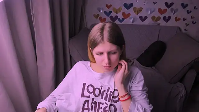 Snapshot of kirraa_ chatting on February 16, 2025, 1:58 am kirraa  online show from February 16, 2025, 1:58 am