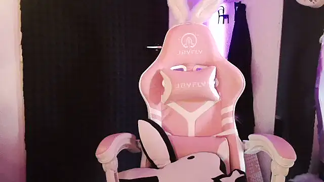 Snapshot of Jaylaloveofficial chatting on February 8, 2025, 10:29 am Jaylaloveofficial online show from February 8, 2025, 10:29 am