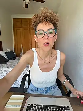 Snapshot of lavaldez chatting on May 27, 2026, 10:33 am lavaldez online show from May 27, 2026, 10:33 am