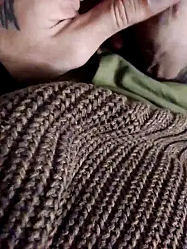 Snapshot of AndreiDts92 chatting on October 13, 2025, 8:43 pm AndreiDts92 online show from October 13, 2025, 8:43 pm