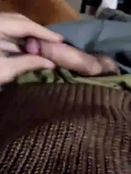 Snapshot of AndreiDts92 chatting on October 8, 2025, 11:23 am AndreiDts92 online show from October 8, 2025, 11:23 am