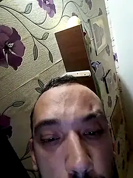 Snapshot of AndreiDts92 chatting on November 2, 2025, 10:04 pm AndreiDts92 online show from November 2, 2025, 10:04 pm