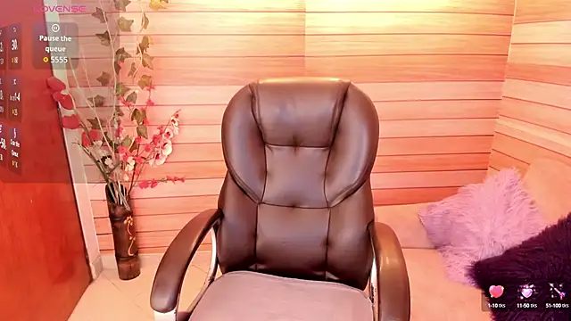 Snapshot of marien_thomson_ chatting on October 15, 2025, 2:21 am marien thomson online show from October 15, 2025, 2:21 am