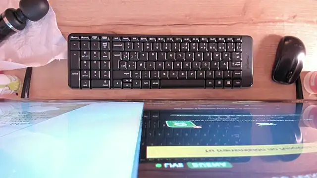 Snapshot of marien_thomson_ chatting on May 20, 2026, 9:34 pm marien thomson online show from May 20, 2026, 9:34 pm