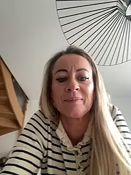 Snapshot of Ana_keller_off chatting on March 10, 2026, 1:04 pm Ana keller off online show from March 10, 2026, 1:04 pm