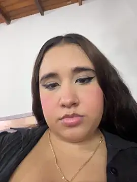 Snapshot of melyescobar chatting on November 4, 2025, 3:32 am melyescobar online show from November 4, 2025, 3:32 am