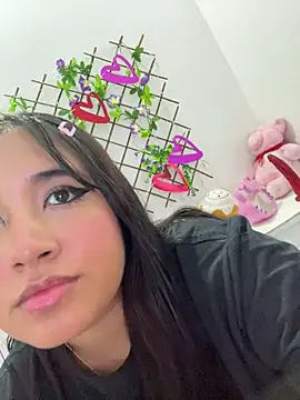 Snapshot of melyescobar chatting on March 18, 2025, 12:06 pm melyescobar online show from March 18, 2025, 12:06 pm