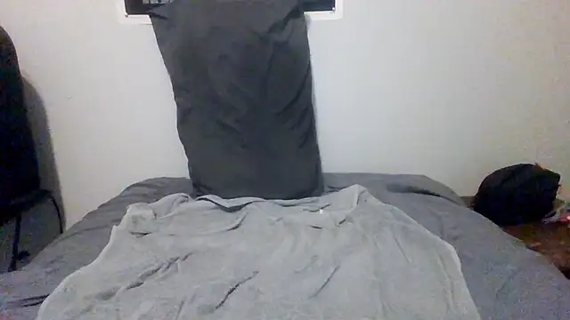 Snapshot of WatchinU82 chatting on February 11, 2026, 5:40 am WatchinU82 online show from February 11, 2026, 5:40 am