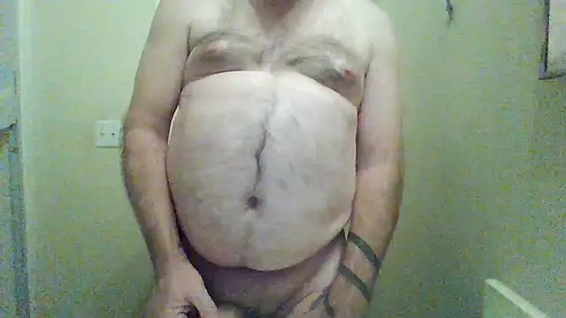 Snapshot of WatchinU82 chatting on November 28, 2025, 5:29 am WatchinU82 online show from November 28, 2025, 5:29 am