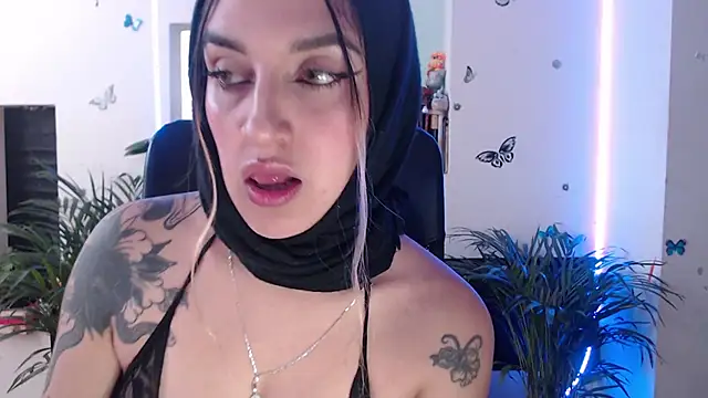Snapshot of Lia-mitch chatting on June 10, 2026, 6:42 pm Lia-mitch online show from June 10, 2026, 6:42 pm
