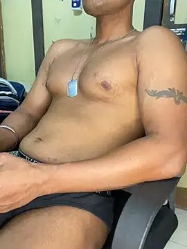 Snapshot of loveboyrp chatting on November 27, 2025, 8:37 am loveboyrp online show from November 27, 2025, 8:37 am