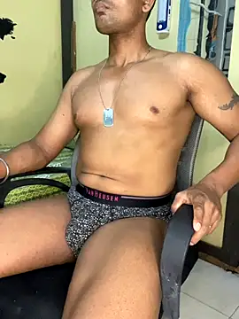 Snapshot of loveboyrp chatting on October 31, 2025, 9:50 am loveboyrp online show from October 31, 2025, 9:50 am