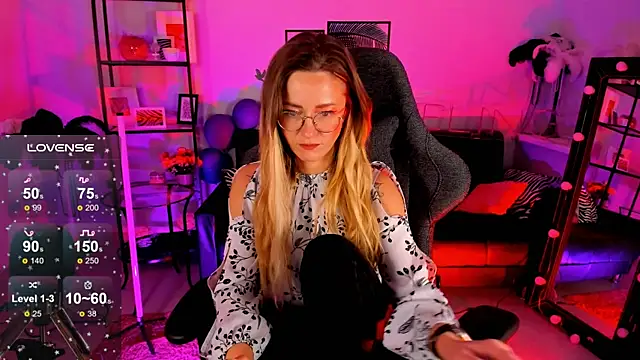 Snapshot of LadyIzabel chatting on January 8, 2025, 8:49 am LadyIzabel online show from January 8, 2025, 8:49 am