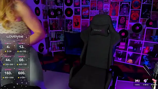 Snapshot of LadyIzabel chatting on December 21, 2024, 2:52 am LadyIzabel online show from December 21, 2024, 2:52 am