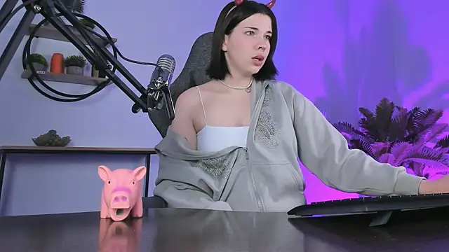 Snapshot of AliceSunday chatting on March 22, 2025, 11:42 am AliceSunday online show from March 22, 2025, 11:42 am