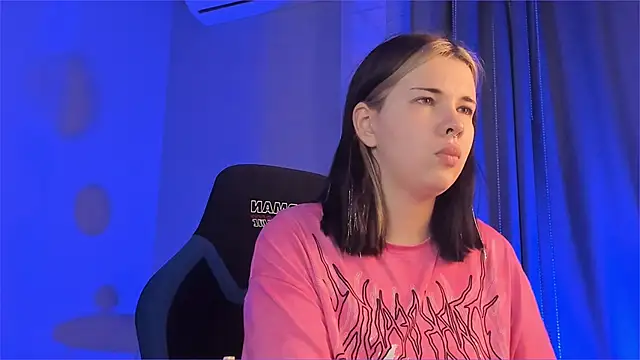 Snapshot of AliceSunday chatting on October 30, 2025, 2:10 am AliceSunday online show from October 30, 2025, 2:10 am