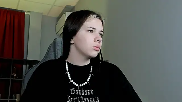 Snapshot of AliceSunday chatting on December 5, 2025, 2:00 am AliceSunday online show from December 5, 2025, 2:00 am