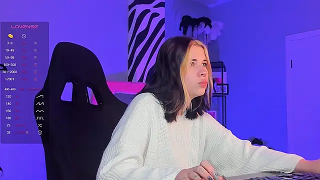 Snapshot of AliceSunday chatting on October 9, 2025, 2:01 am AliceSunday online show from October 9, 2025, 2:01 am