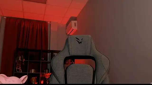 Snapshot of AliceSunday chatting on November 21, 2025, 2:10 am AliceSunday online show from November 21, 2025, 2:10 am