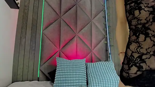 Snapshot of BriaConner_ chatting on December 19, 2025, 2:59 am BriaConner online show from December 19, 2025, 2:59 am