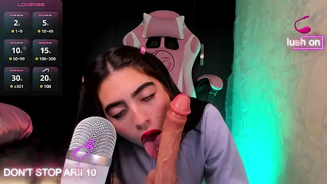 Snapshot of Arii_vega_ chatting on January 28, 2025, 3:04 am Arii vega online show from January 28, 2025, 3:04 am