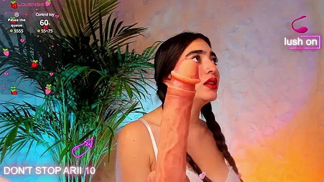 Snapshot of Arii_vega_ chatting on January 29, 2025, 11:56 pm Arii vega online show from January 29, 2025, 11:56 pm