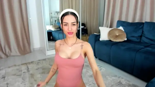 Snapshot of Addictive_T chatting on December 19, 2024, 12:24 am Addictive T online show from December 19, 2024, 12:24 am