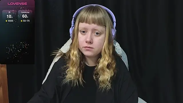 Snapshot of June_shy0 chatting on February 14, 2026, 7:41 am June shy0 online show from February 14, 2026, 7:41 am