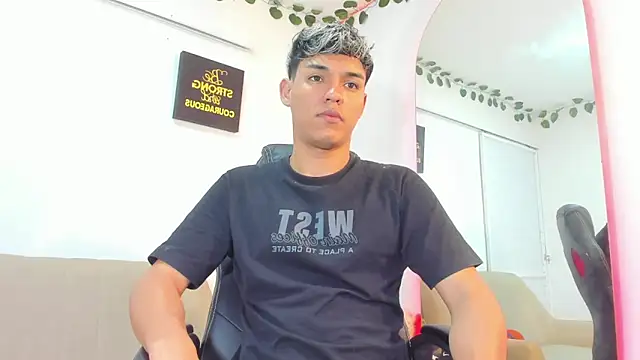 ryan carter08 online show from November 5, 2025, 2:47 am