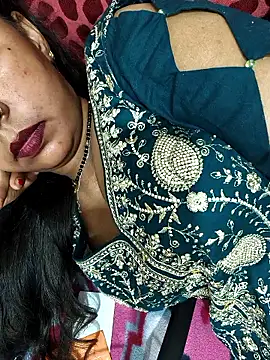 Snapshot of Sharmila-Singh chatting on February 15, 2026, 7:51 am Sharmila-Singh online show from February 15, 2026, 7:51 am