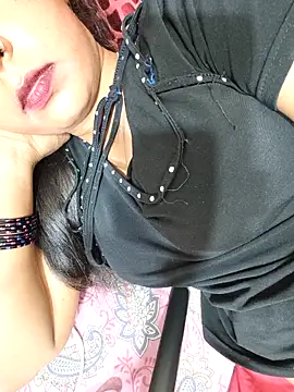 Snapshot of Sharmila-Singh chatting on February 27, 2026, 7:24 pm Sharmila-Singh online show from February 27, 2026, 7:24 pm