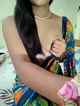 Snapshot of Meenakshi_ chatting on October 28, 2025, 3:07 am Meenakshi  online show from October 28, 2025, 3:07 am