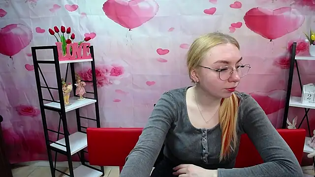 BeatriceFly online show from March 23, 2026, 12:49 pm