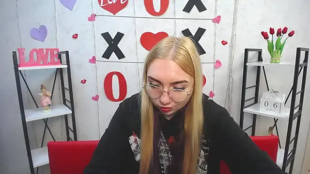 BeatriceFly online show from March 6, 2025, 7:36 am