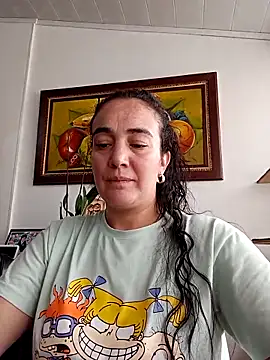 skayhot  online show from March 3, 2025, 1:45 pm