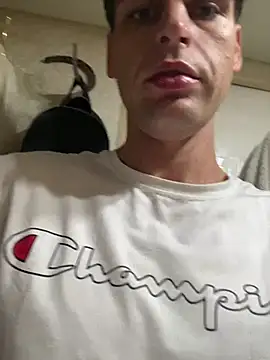 Snapshot of Dreagon79 chatting on December 11, 2024, 1:26 am Dreagon79 online show from December 11, 2024, 1:26 am