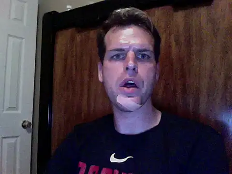 Snapshot of Dreagon79 chatting on March 10, 2026, 3:32 am Dreagon79 online show from March 10, 2026, 3:32 am