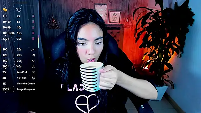 Snapshot of miichael_black chatting on October 22, 2025, 10:19 pm miichael black online show from October 22, 2025, 10:19 pm