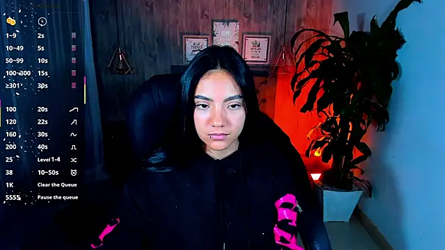 Snapshot of miichael_black chatting on October 16, 2025, 10:01 am miichael black online show from October 16, 2025, 10:01 am