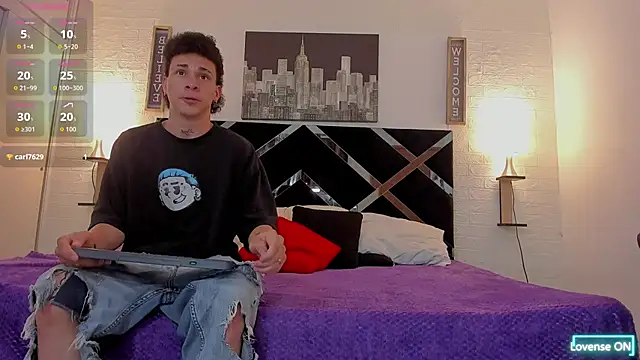 Snapshot of toyboys1 chatting on September 18, 2025, 3:20 am toyboys1 online show from September 18, 2025, 3:20 am