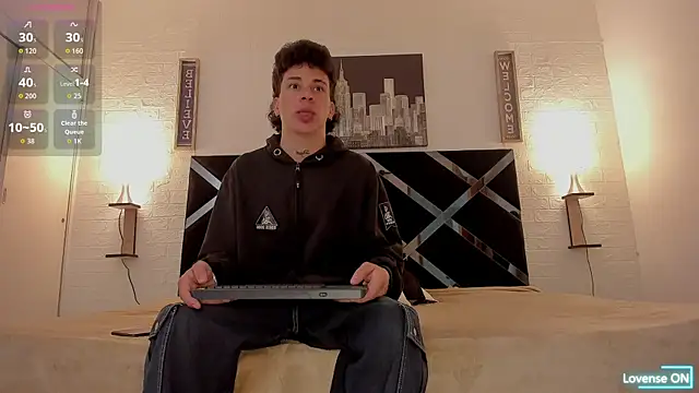 Snapshot of toyboys1 chatting on October 8, 2025, 3:41 am toyboys1 online show from October 8, 2025, 3:41 am