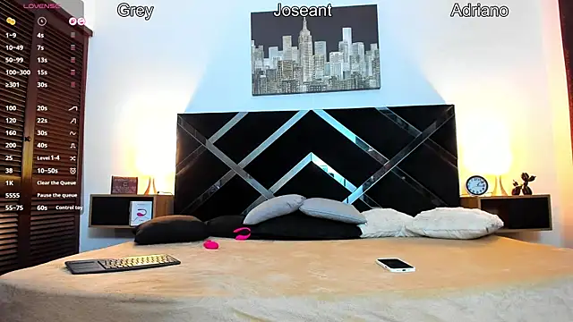 Snapshot of toyboys1 chatting on April 13, 2026, 3:43 am toyboys1 online show from April 13, 2026, 3:43 am