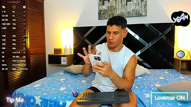 Snapshot of toyboys1 chatting on April 14, 2026, 3:44 am toyboys1 online show from April 14, 2026, 3:44 am