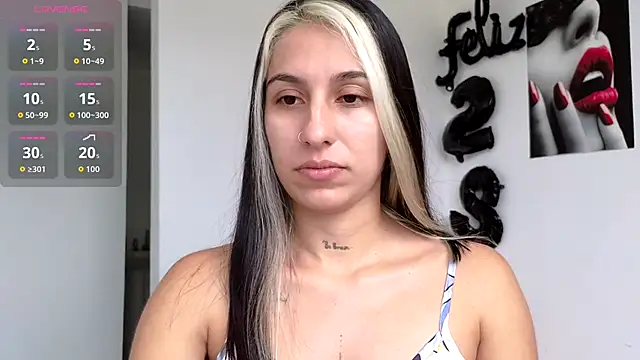 Snapshot of tammyandrade_ chatting on October 26, 2025, 4:40 pm tammyandrade online show from October 26, 2025, 4:40 pm