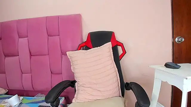 VANESS DIOR  online show from January 6, 2025, 9:54 pm